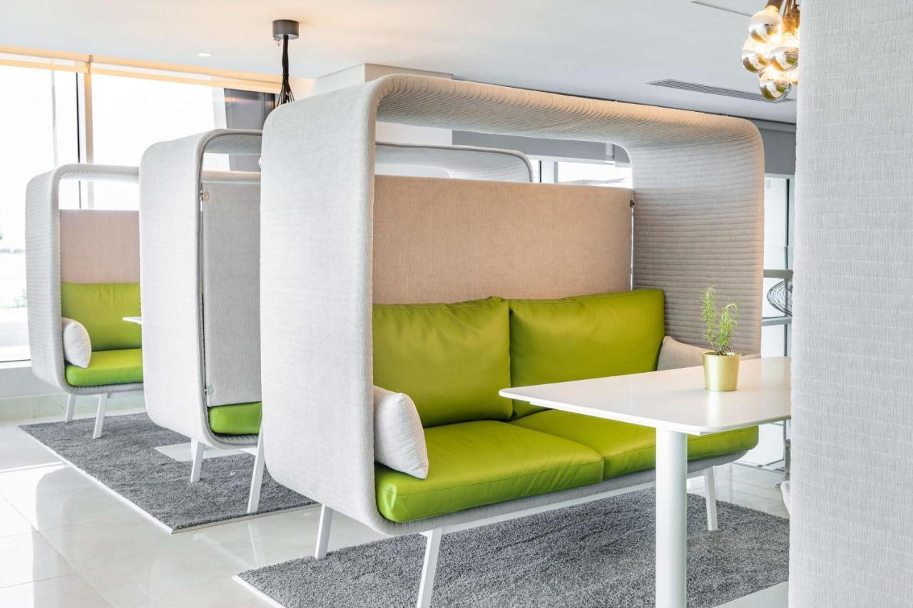 Park Inn By Radisson Jeddah Madinah Road Exteriör bild