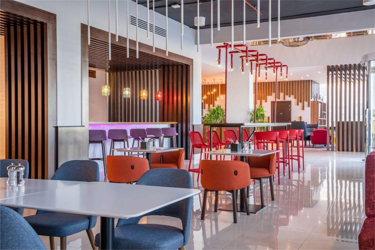 Park Inn By Radisson Jeddah Madinah Road Exteriör bild